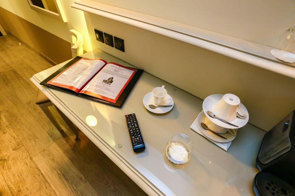 Cit'Hotel - Hotel Le Cedre Нуайон Экстерьер фото