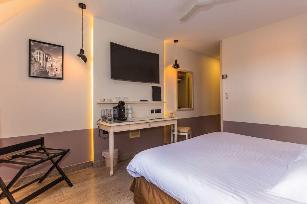 Cit'Hotel - Hotel Le Cedre Нуайон Экстерьер фото